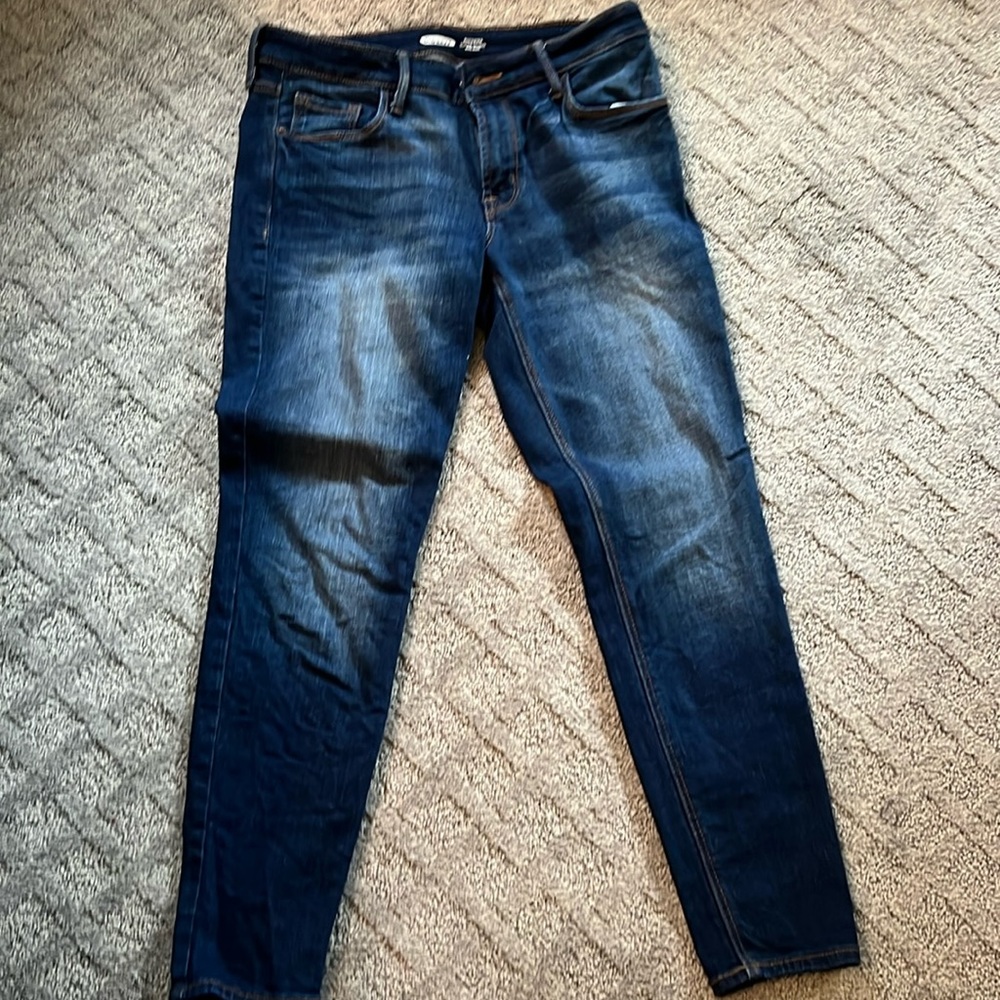 Old navy rockstar 6 short skinny jeans